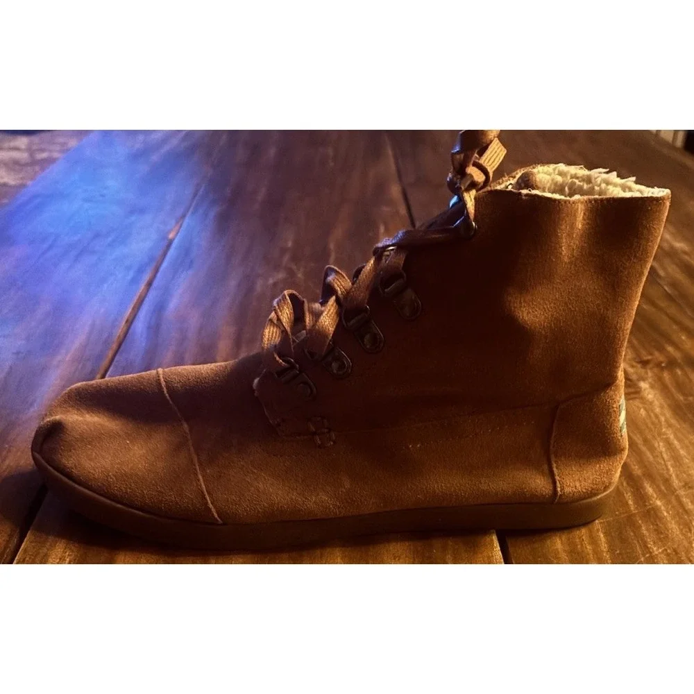 Tom's Alpine Suede Tan Boots With Cozy Fleece Lining Women's 11 Wide